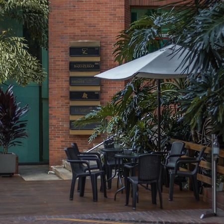 Hotel Bambu Milla De Oro Medellín Buitenkant foto