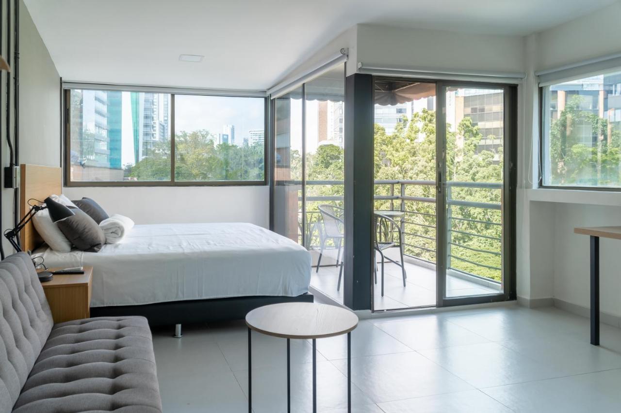 Hotel Bambu Milla De Oro Medellín Buitenkant foto