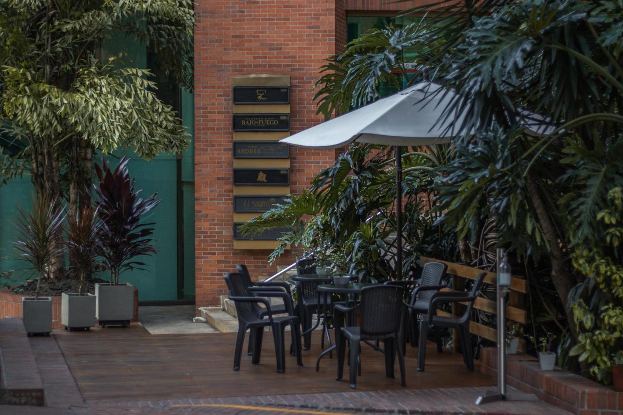 Hotel Bambu Milla De Oro Medellín Buitenkant foto