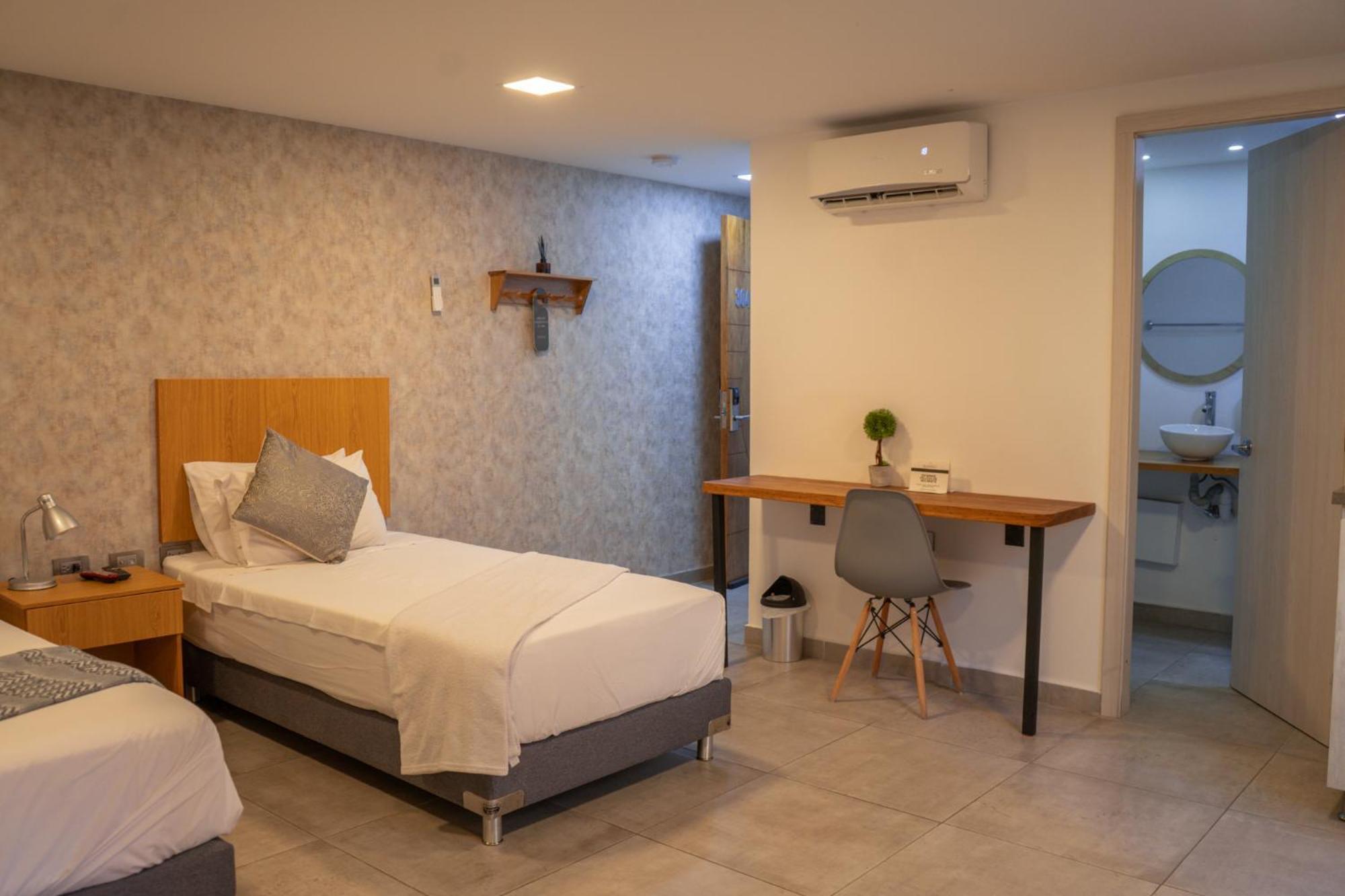 Hotel Bambu Milla De Oro Medellín Buitenkant foto