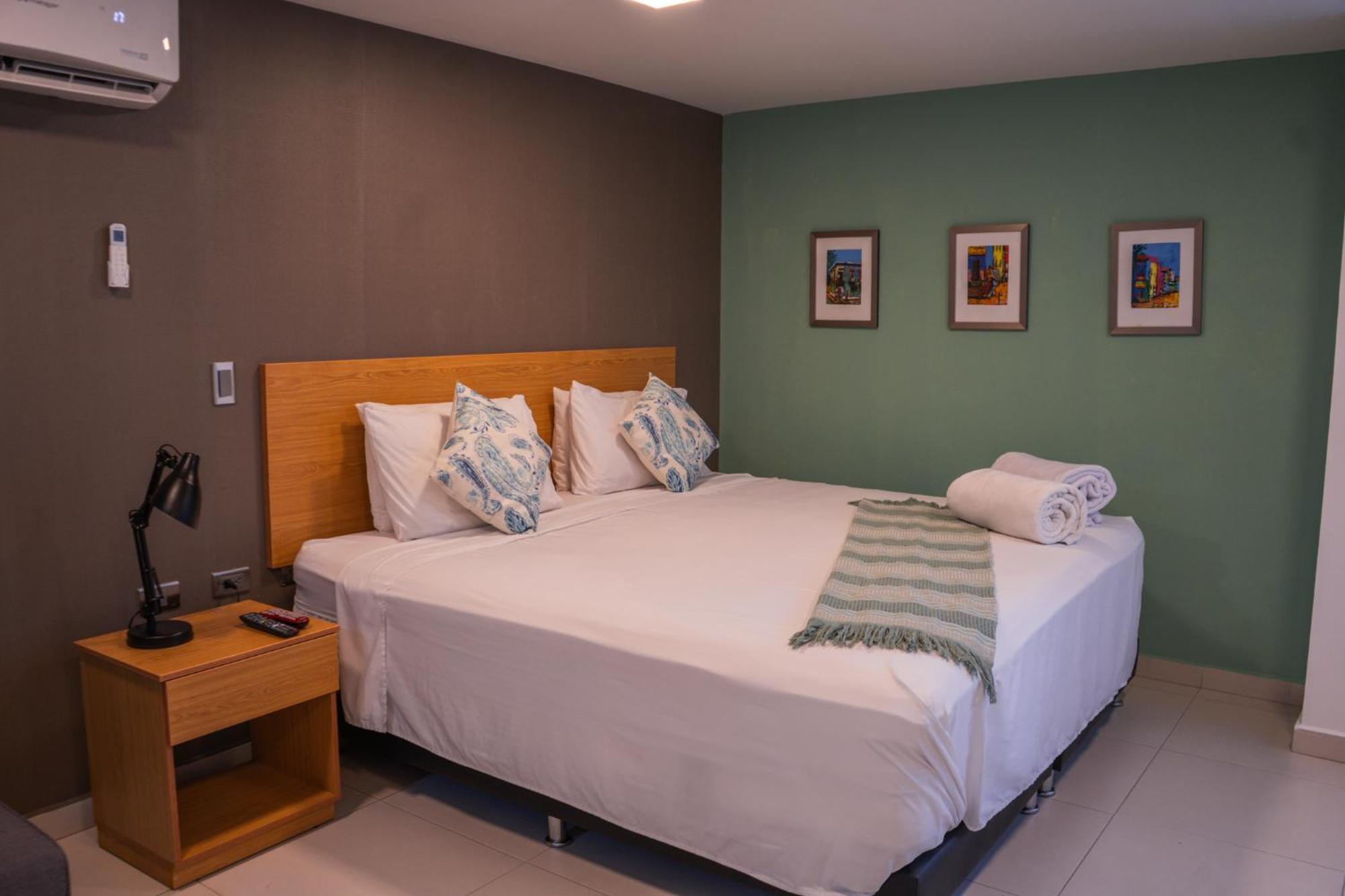 Hotel Bambu Milla De Oro Medellín Buitenkant foto