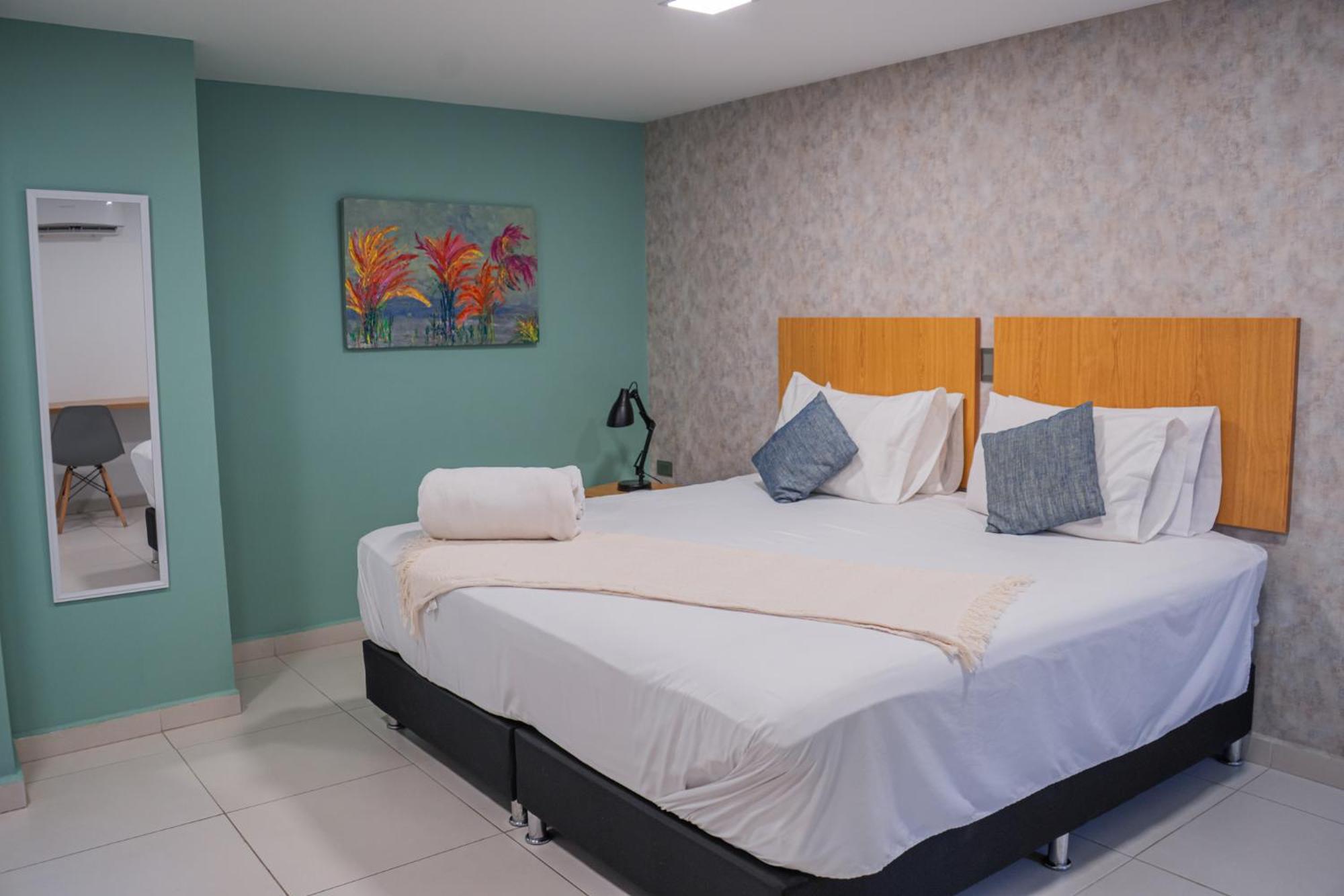 Hotel Bambu Milla De Oro Medellín Buitenkant foto