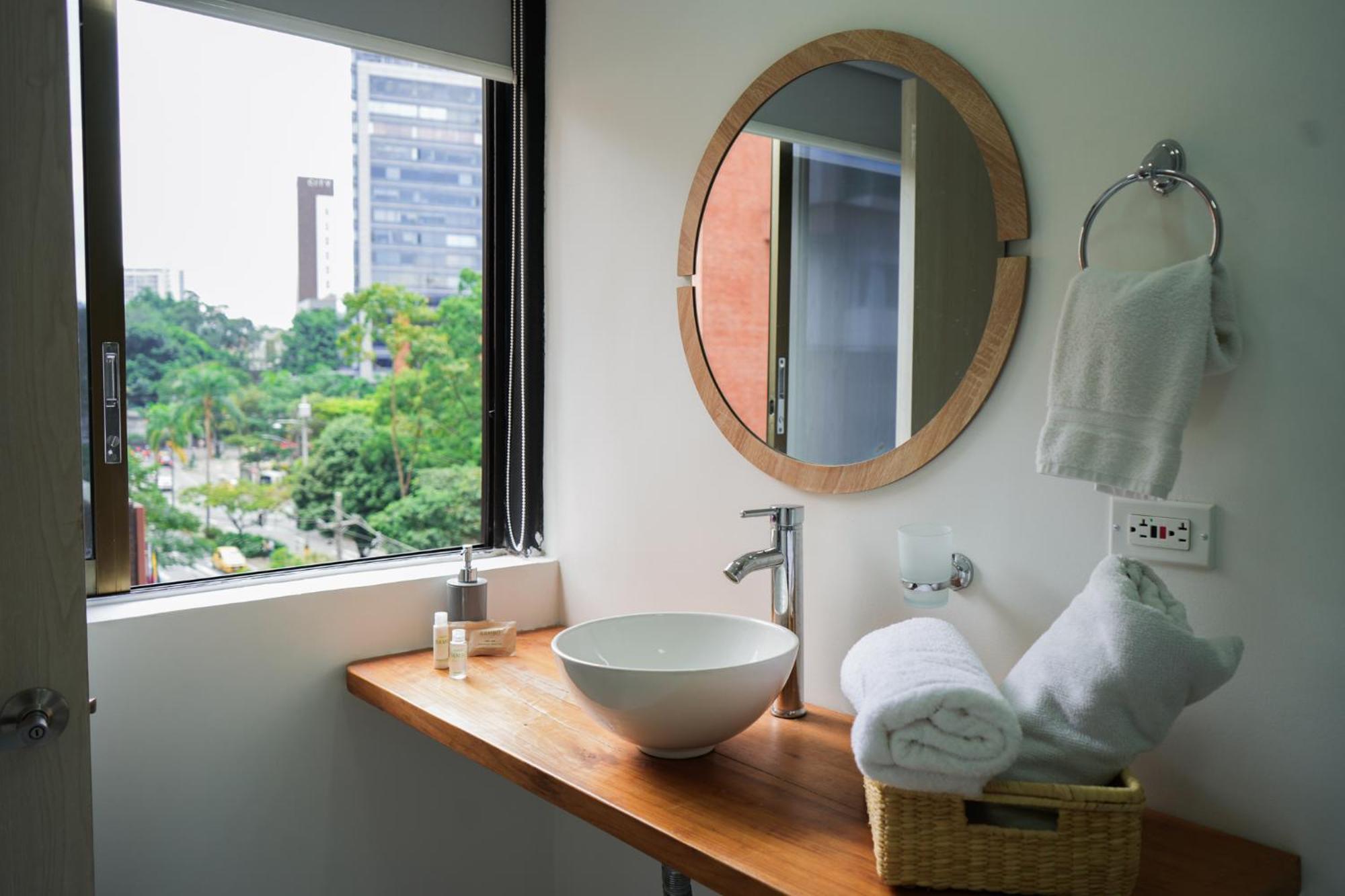 Hotel Bambu Milla De Oro Medellín Buitenkant foto