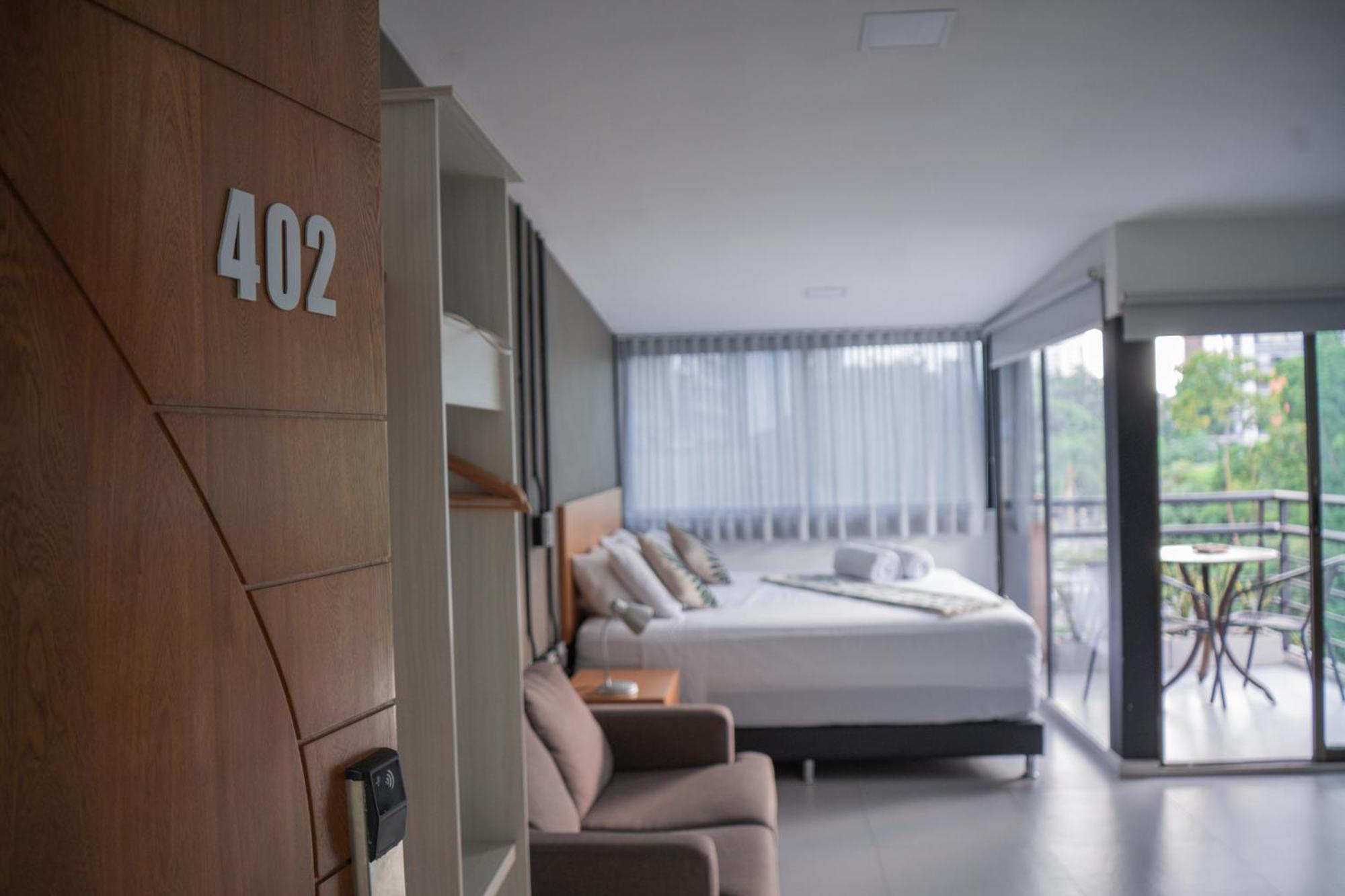 Hotel Bambu Milla De Oro Medellín Buitenkant foto
