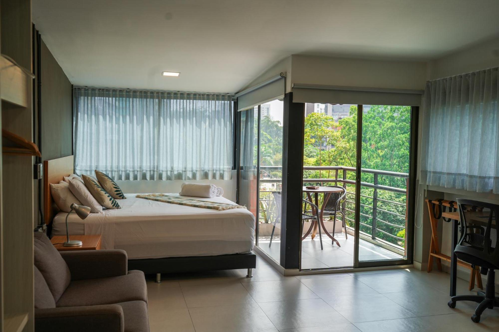 Hotel Bambu Milla De Oro Medellín Buitenkant foto