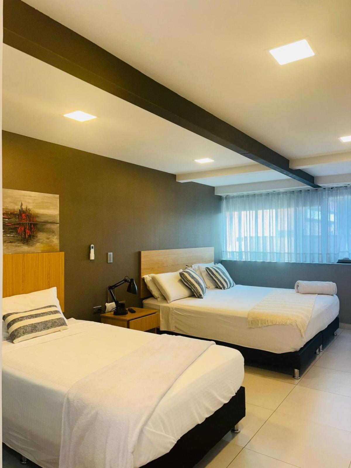 Hotel Bambu Milla De Oro Medellín Buitenkant foto