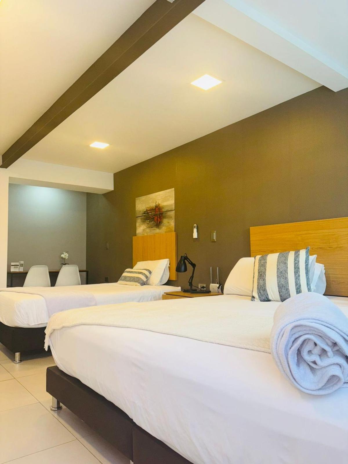Hotel Bambu Milla De Oro Medellín Buitenkant foto